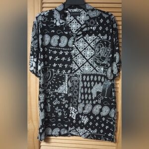 NWT Black bandana button up short sleeve shirt size XL (46-48)
